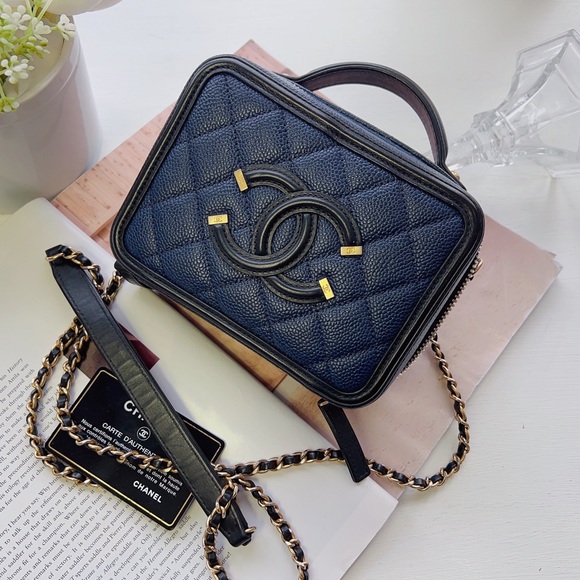 CHANEL Bags Chanel Small Vanity Case Poshmark